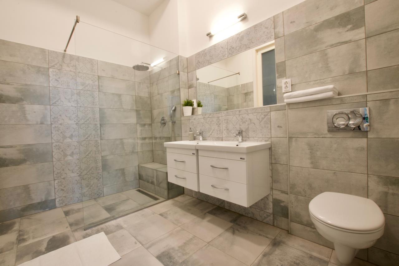 Europest Luxury Suites Budapest Luaran gambar