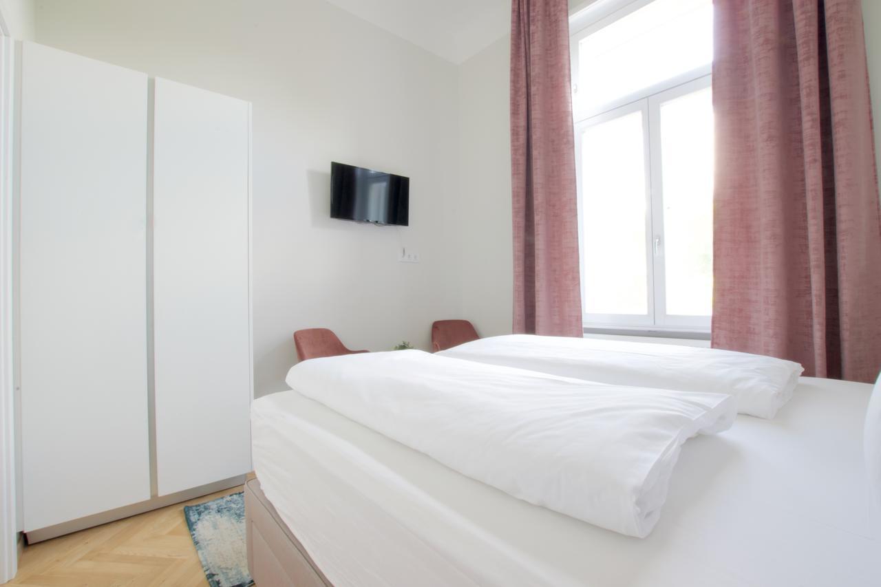 Europest Luxury Suites Budapest Luaran gambar