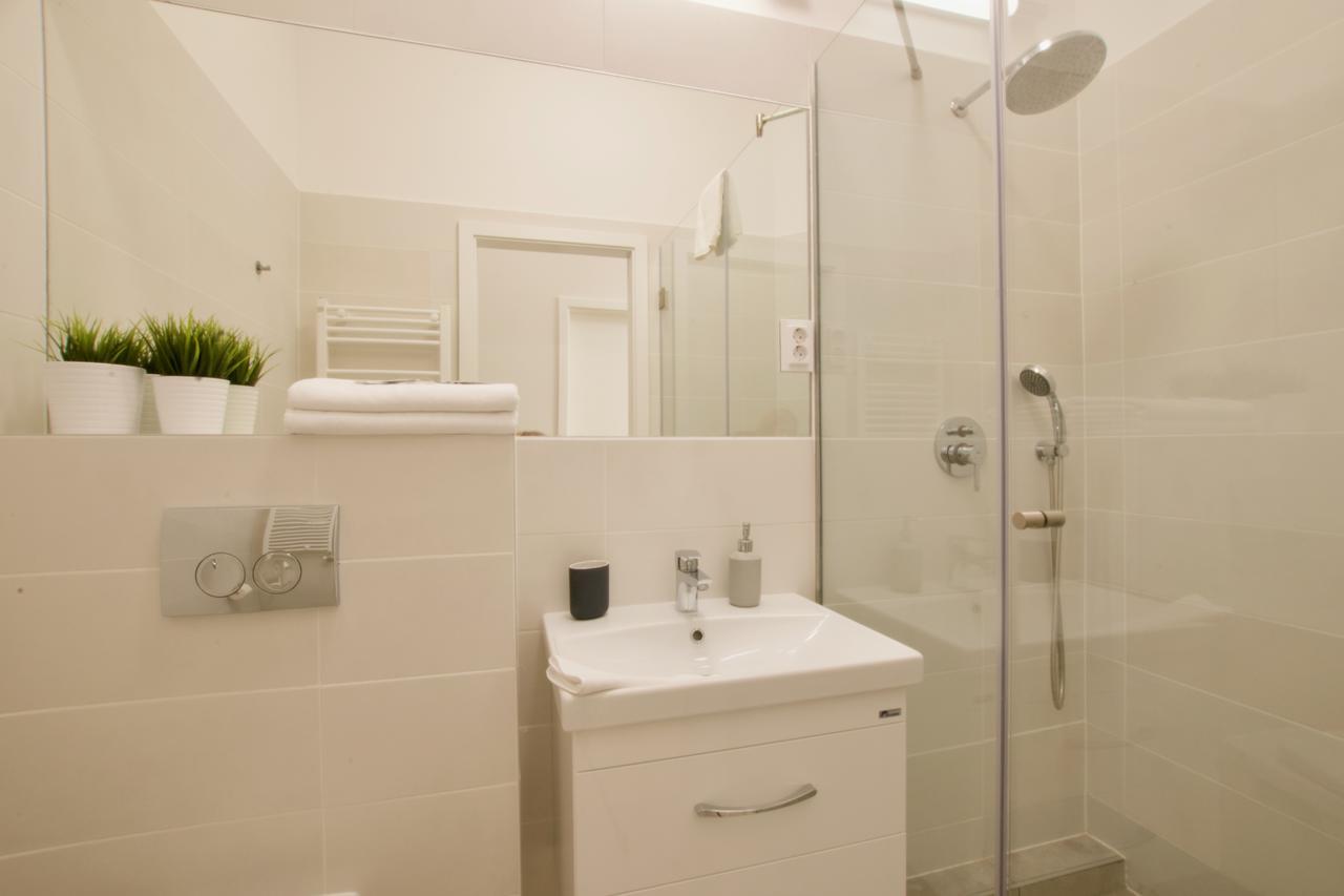 Europest Luxury Suites Budapest Luaran gambar
