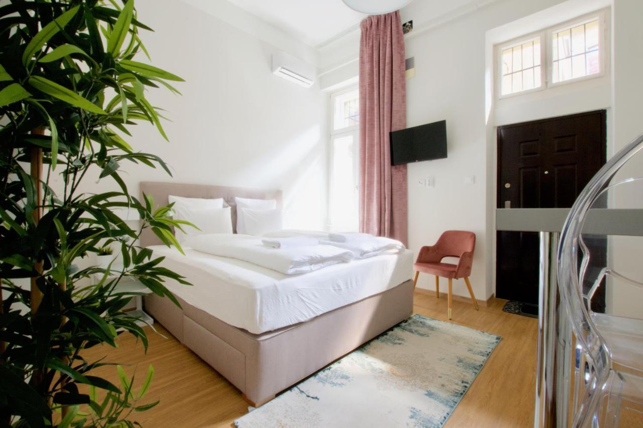 Europest Luxury Suites Budapest Luaran gambar
