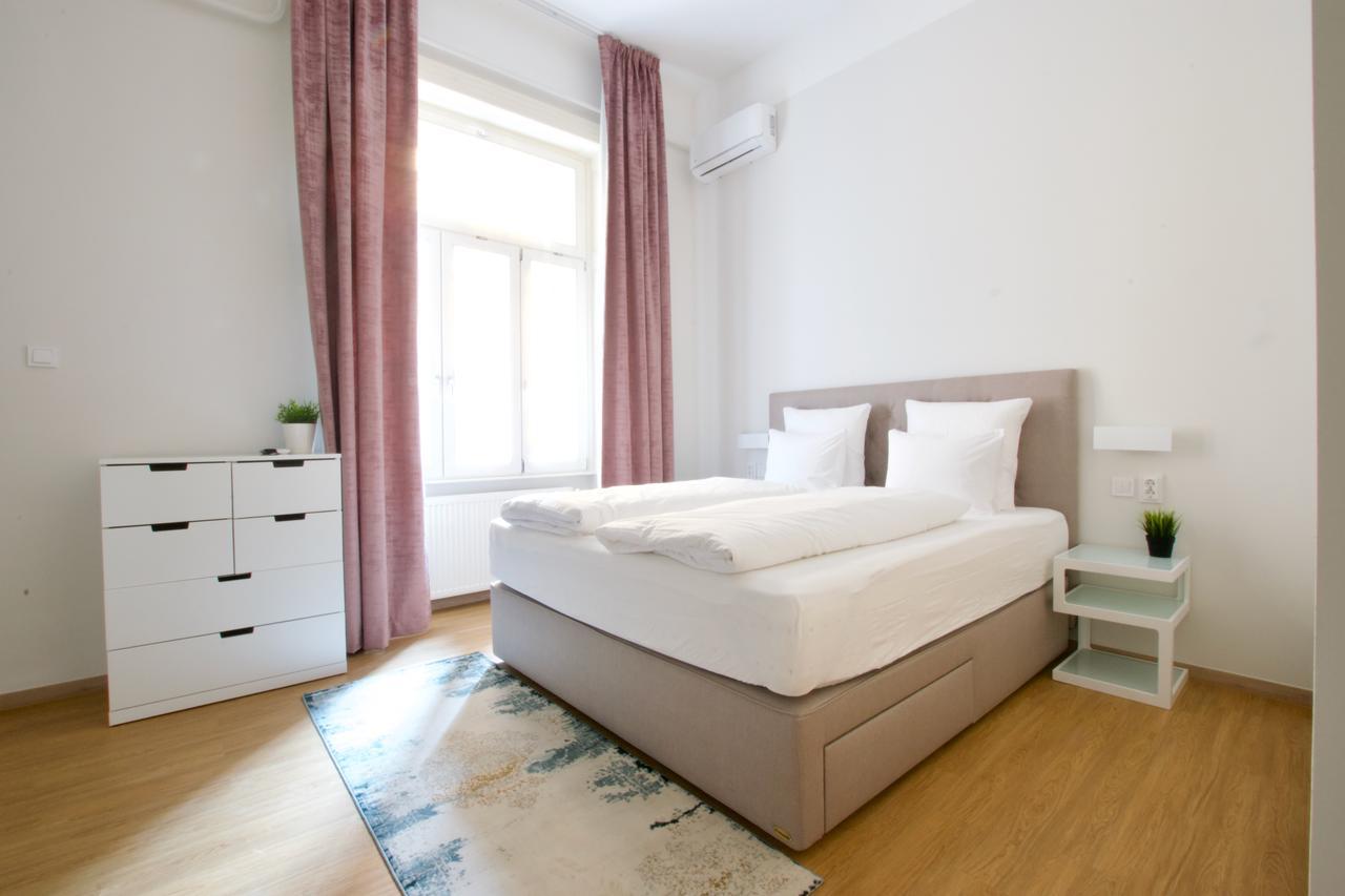 Europest Luxury Suites Budapest Luaran gambar