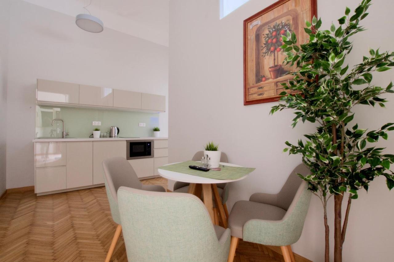 Europest Luxury Suites Budapest Luaran gambar